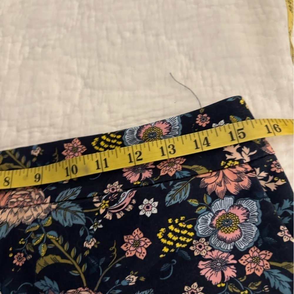 2 pair Loft shorts, size 6 EUC one pink with patch pockets & navy floral Riveria - Picture 13 of 16